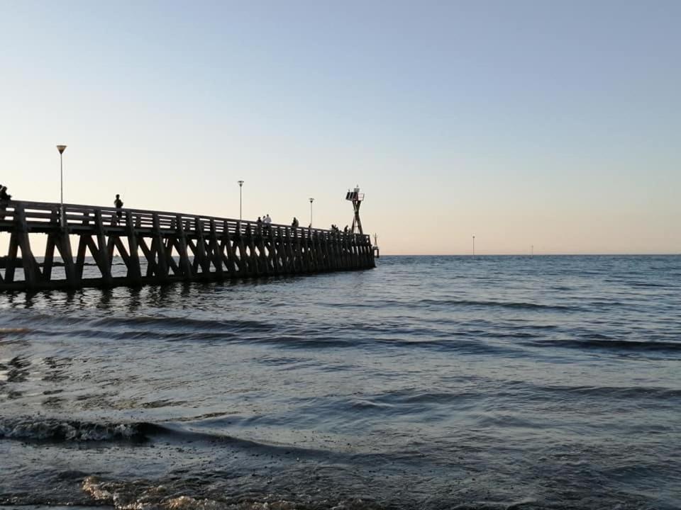 Plage Et La Mer Tres Proche Courseulles-sur-Mer Luaran gambar